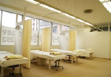 治療院のベッドの画像北２条マッサージ 札幌中央区の治療院 鍼灸(はり・きゅう) あんま マッサージ 指圧